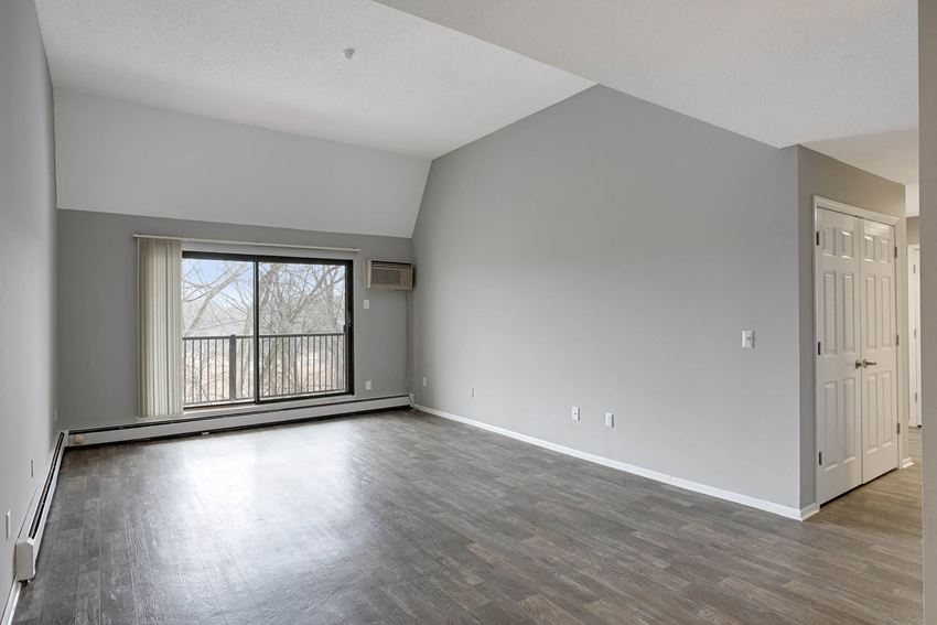 Stratford Wood Apartments, 18900 Stratford Road, MN RentCafe